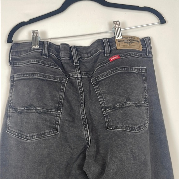 Wrangler Relaxed Boot Cut Black Jeans - Size 32 X 30 - Picture 5 of 10